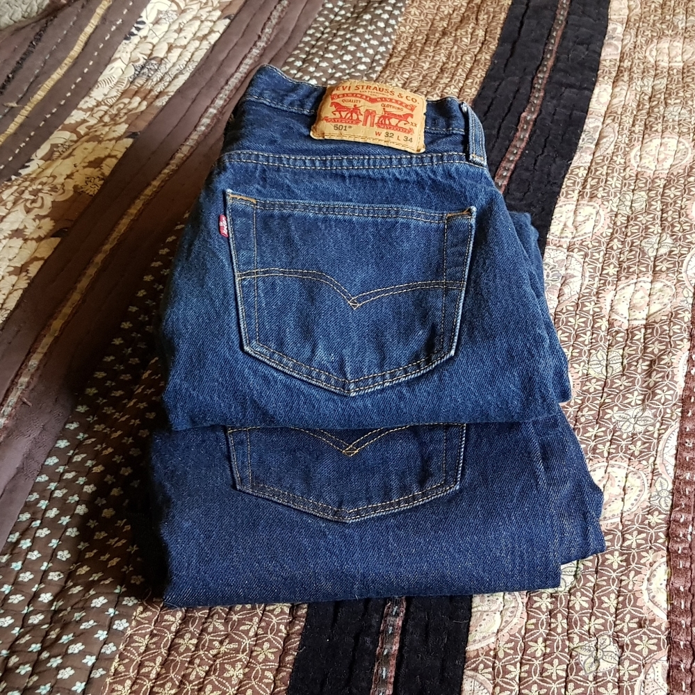 2 pr shrink to fit Levi's 501 jeans